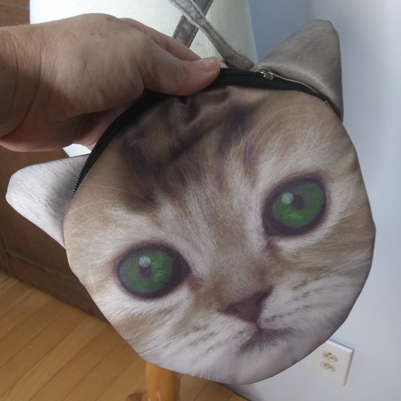Cute realistic cat face cross body bag - Picture 6 of 15
